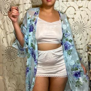 Secret treasures floral blue kimono✨